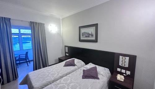 Double or Twin Room with Sea View