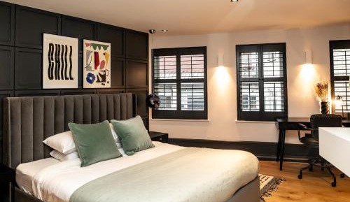 Three Bedroom Penthouse with Terrace