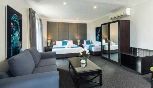 Deluxe King Suite