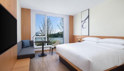 King Room with Garden View