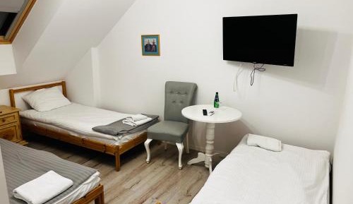 Economy Triple Room