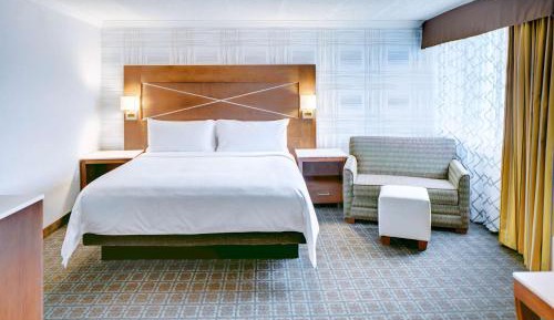 Deluxe King Room - Non-Smoking