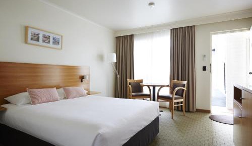 Standard Queen Room