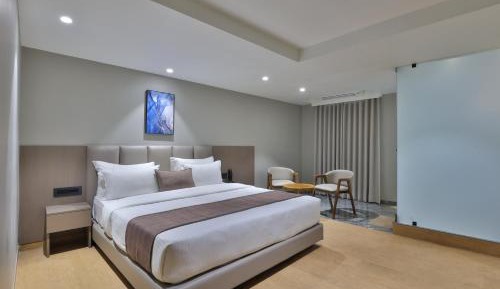 Superior King Room