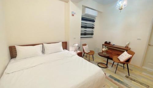 Deluxe Double Room with Shower