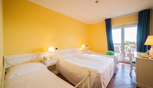 Quadruple Room with Sea View