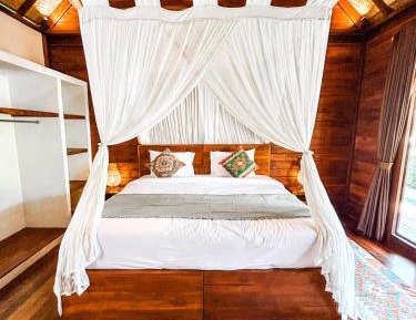 Suite with Garden View