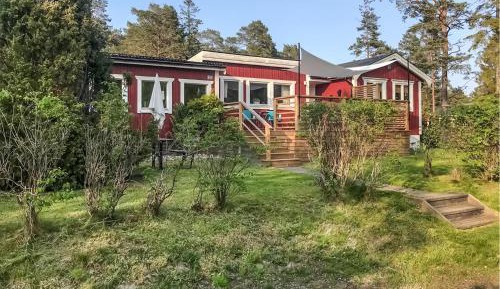 Three-Bedroom Holiday Home 