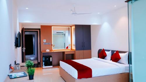 Suite with Lake View