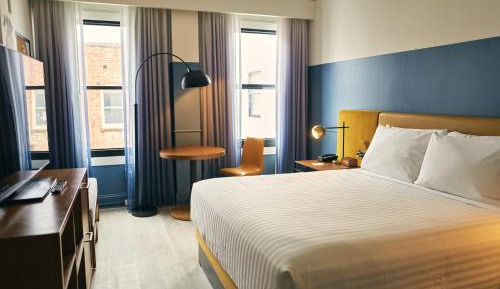 Deluxe King Room