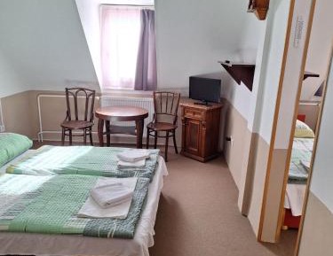 Quadruple Room with Private Bathroom