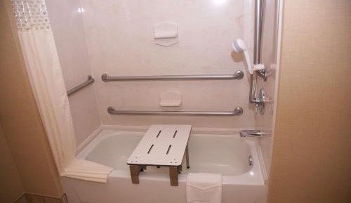 King Room with Accessible Tub - Mobility and Hearing Access/Non-Smoking