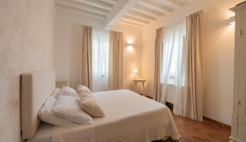 Superior One-Bedroom Apartment