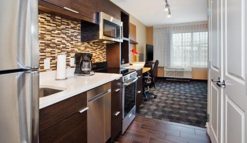 1 Bedroom Suite, 1 Queen, Sofa bed