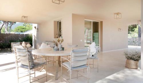 Villa - Beach Front