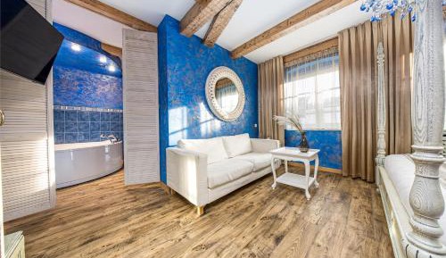 Superior King Suite