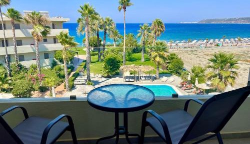Deluxe Double Room with Side Sea View