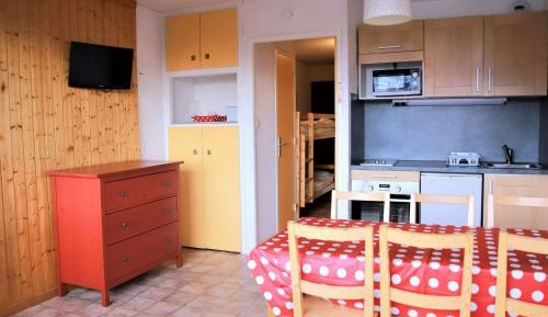 Apartment (6 Adults)