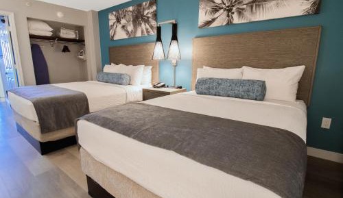 Paradise Oceanfront Deluxe One Bedroom Suite