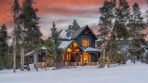 Six-Bedroom Holiday Home