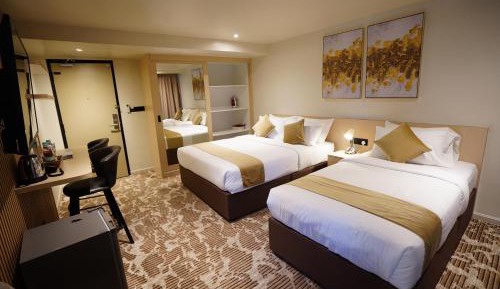 Deluxe Family Room