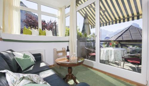 Superior One-Bedroom Apartment with Terrace and Lake View