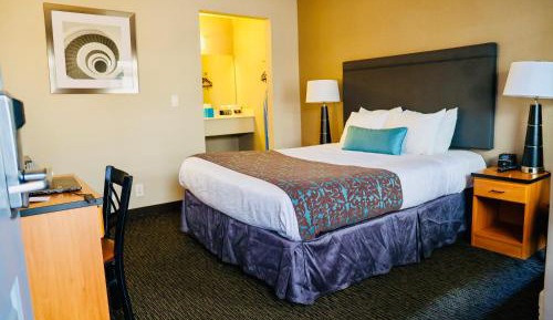 Deluxe Queen Room