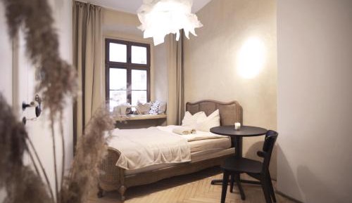 Single Room with Shared Bathroom