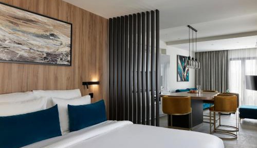 Deluxe Apartment
