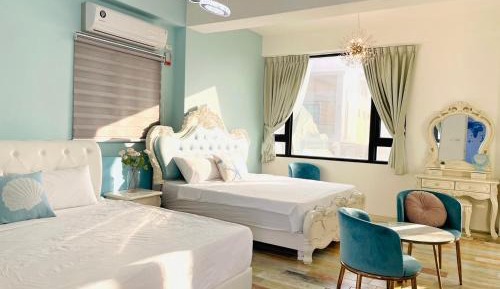 Quadruple Room with Private Bathroom