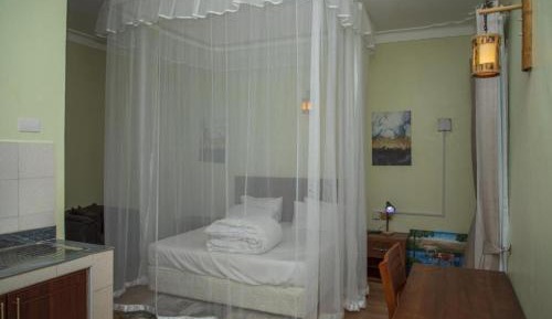 Deluxe Queen Suite