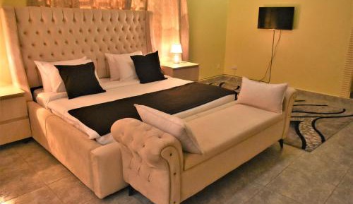 Deluxe King Room