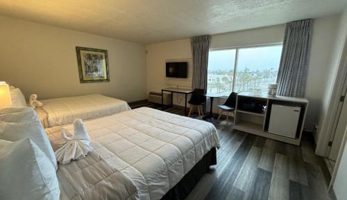 Queen Room with City View