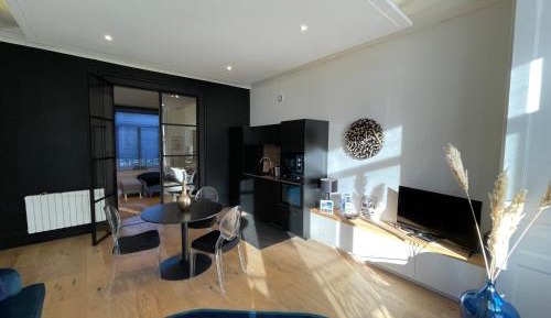 Apartment with Garden View
