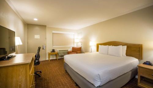 King Room with Bath Tub - Disability Access/Non-Smoking 