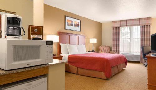 One-Bedroom King Suite