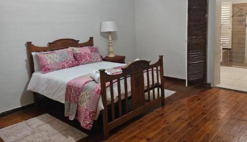 Luxury Queen Room