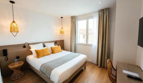 Standard Queen Room