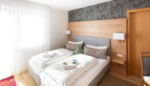 Twin Room with Shower