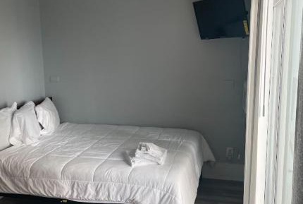 Apartment with Shower