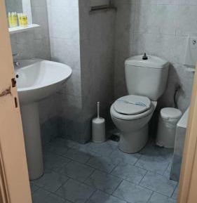 Economy Triple Room