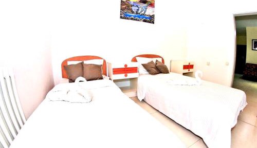 Deluxe Family Room