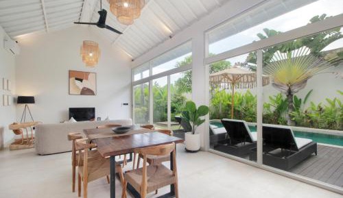 DELUXE Three Bedroom Villa with Private Pool