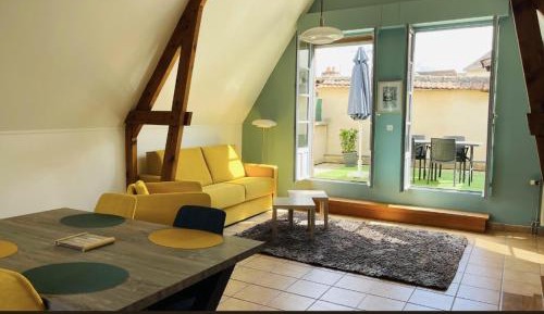 Deluxe Apartment