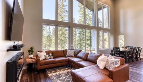 Four-Bedroom Holiday Home