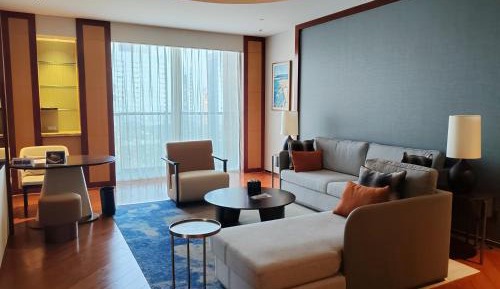 Ambassador Suite, Executive lounge access, Suite, 1 King