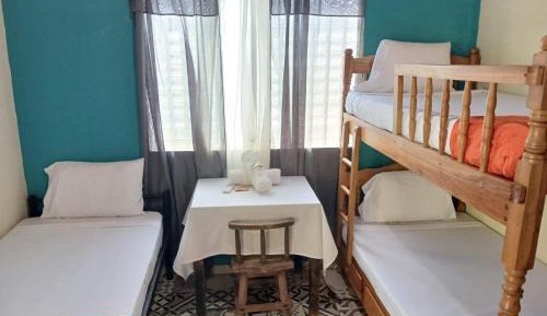 Basic Triple Room with Shared Bathroom
