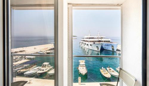 Double Room with Balcony and Sea View
