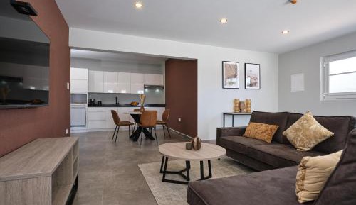 Suite with Pool View