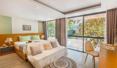 King Studio with Sofa Bed